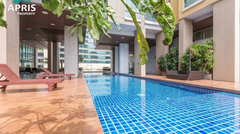 rent Condo my resort bangkok near MRT Phetchaburi